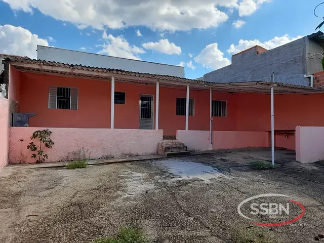 Casa com 300m² 1 quarto e 1 banheiro, à venda, no bairro Jardim São Manoel em Nova Odessa