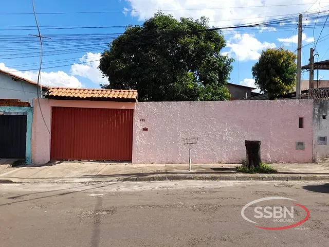 Casa com 300m² 1 quarto e 1 banheiro, à venda, no bairro Jardim São Manoel em Nova Odessa