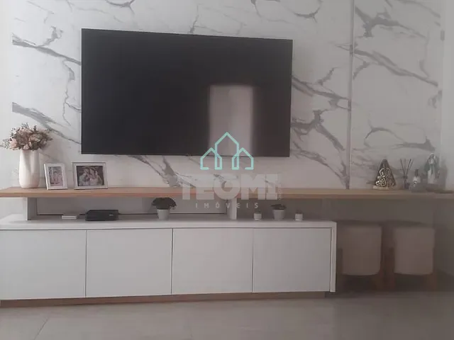 Casa com 250m² 3 quartos e 5 banheiros, à venda, no bairro Parque Sao Luis em Taubaté