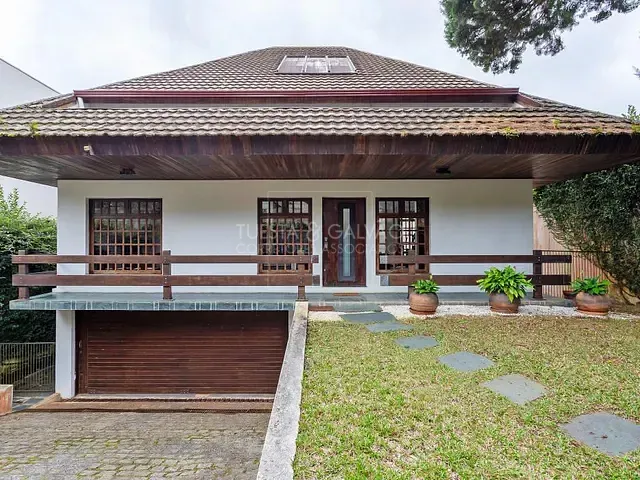 Casa com 600m² 4 quartos e 6 banheiros, à venda, no bairro Vista Alegre em Curitiba