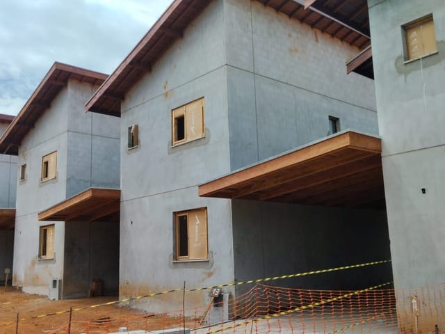 Casa com 138m², à venda, no bairro Parque Primavera em Poços de Caldas