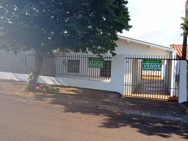 Casa com 230m² 3 quartos e 1 banheiro, para alugar, no bairro Residencial Parque da Raposa III em Apucarana