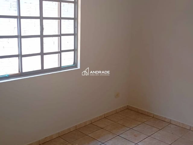 Casa com 230m² 3 quartos e 1 banheiro, para alugar, no bairro Residencial Parque da Raposa III em Apucarana