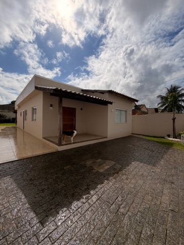 Casa com 453m² 4 quartos e 3 banheiros, à venda, no bairro Parque Turf Club em Campos dos Goytacazes