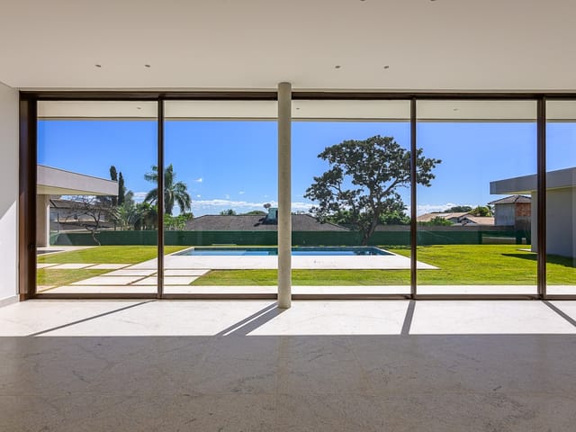 Casa 4 quartos e 1 banheiro, à venda, no bairro Park Way em Brasília