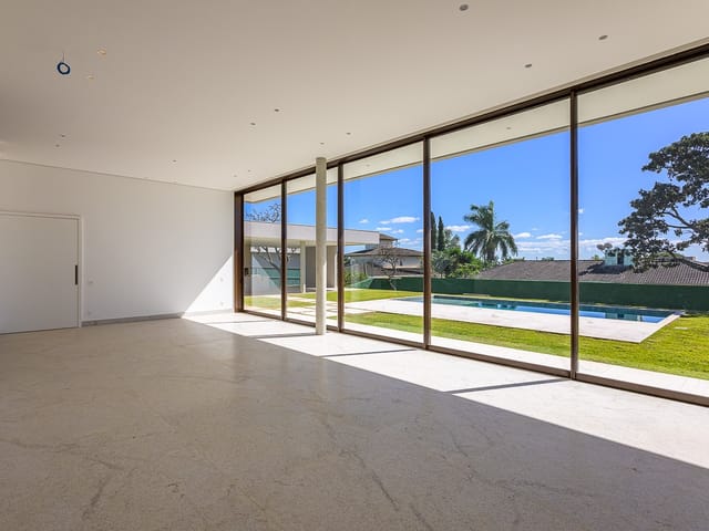 Casa 4 quartos e 1 banheiro, à venda, no bairro Park Way em Brasília