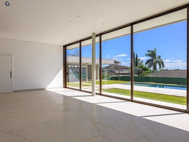 Casa 4 quartos e 1 banheiro, à venda, no bairro Park Way em Brasília