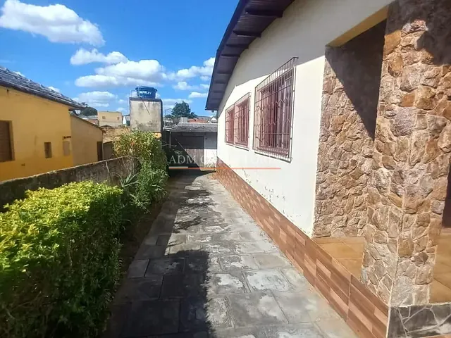 Casa 2 quartos e 2 banheiros, à venda, no bairro Vila Silveira Martins em Cachoeirinha