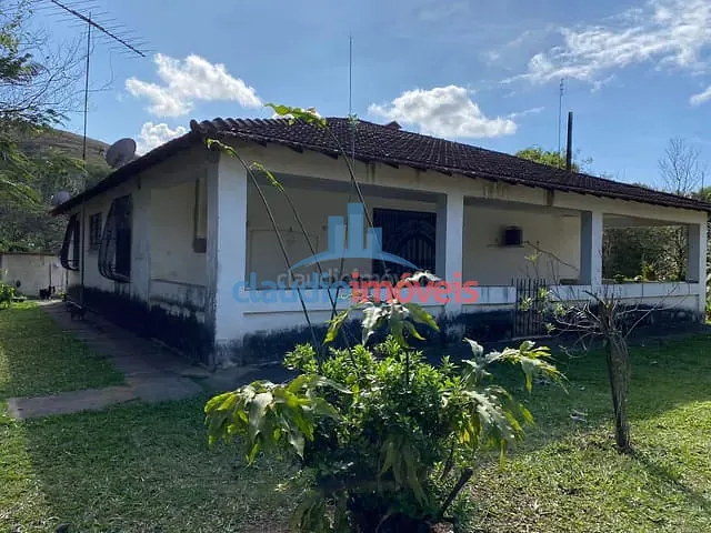 Casa à venda, no bairro Vila Pinheiro em Itatiaia