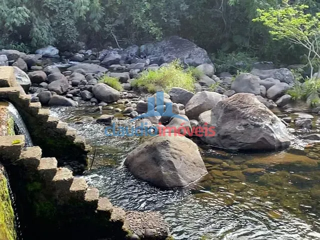 Casa à venda, no bairro Vila Pinheiro em Itatiaia