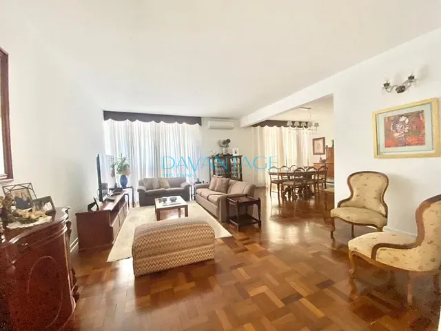 Casa com 550m² 4 quartos e 4 banheiros, à venda, no bairro Vila Madalena em São Paulo