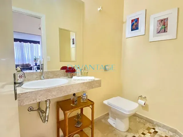 Casa com 550m² 4 quartos e 4 banheiros, à venda, no bairro Vila Madalena em São Paulo