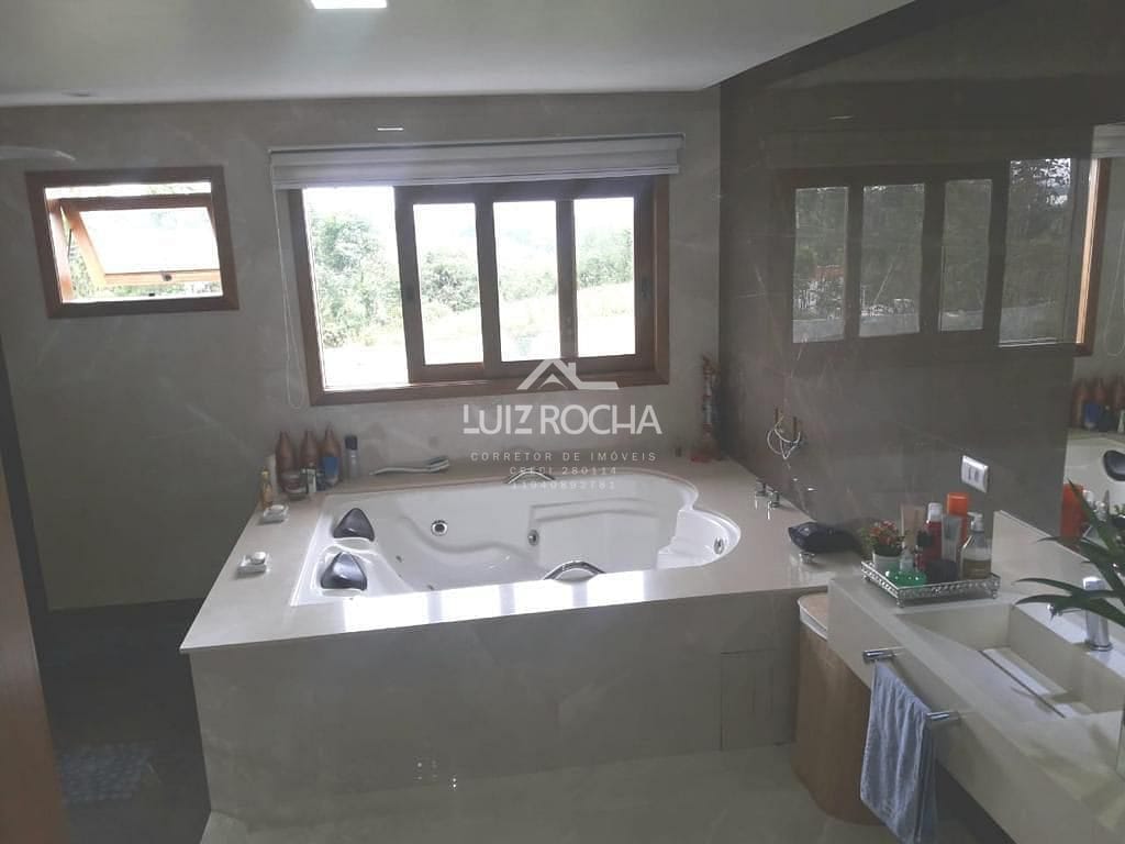 Casa à venda com 3 quartos, 800m² - Foto 16