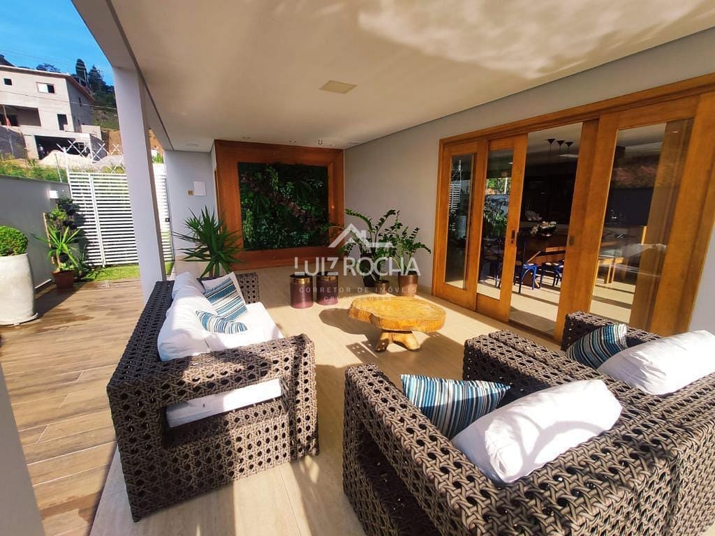Casa à venda com 3 quartos, 800m² - Foto 3