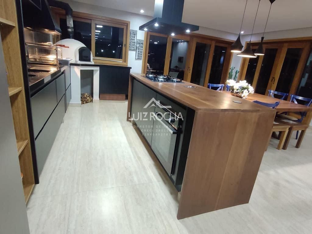 Casa à venda com 3 quartos, 800m² - Foto 10