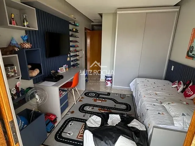 Casa com 512m² 3 quartos e 4 banheiros, à venda, no bairro Esmeralda Park (Caucaia do Alto) em Cotia