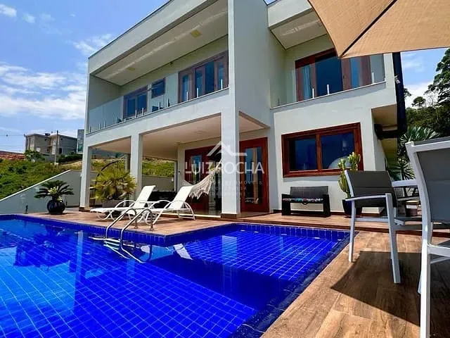Casa com 512m² 3 quartos e 4 banheiros, à venda, no bairro Esmeralda Park (Caucaia do Alto) em Cotia