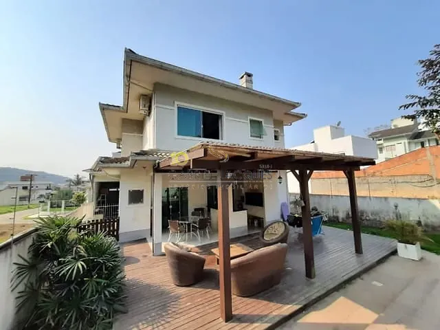 Casa com 360m² 3 quartos e 3 banheiros, à venda, no bairro Cidade Universitária Pedra Branca em Palhoça