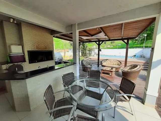 Casa com 360m² 3 quartos e 3 banheiros, à venda, no bairro Cidade Universitária Pedra Branca em Palhoça