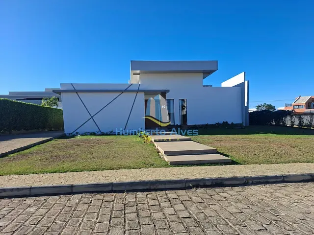 Casa 4 quartos e 3 banheiros, à venda, no bairro Boa Vista em Vitória da Conquista