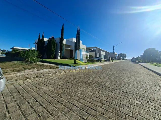 Casa 4 quartos e 3 banheiros, à venda, no bairro Boa Vista em Vitória da Conquista