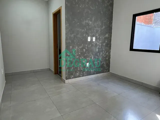 Casa com 180m² 3 quartos e 2 banheiros, à venda, no bairro Jardim Beija-Flor em Itapeva