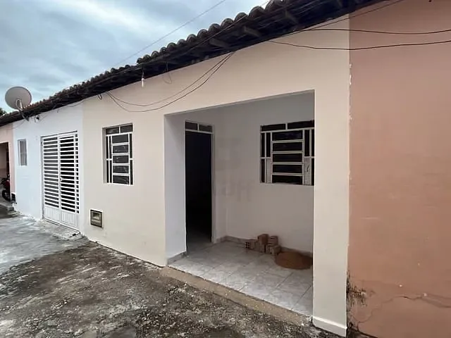 Casa 2 quartos e 1 banheiro, à venda ou para alugar, no bairro Clériston Andrade em Paulo Afonso