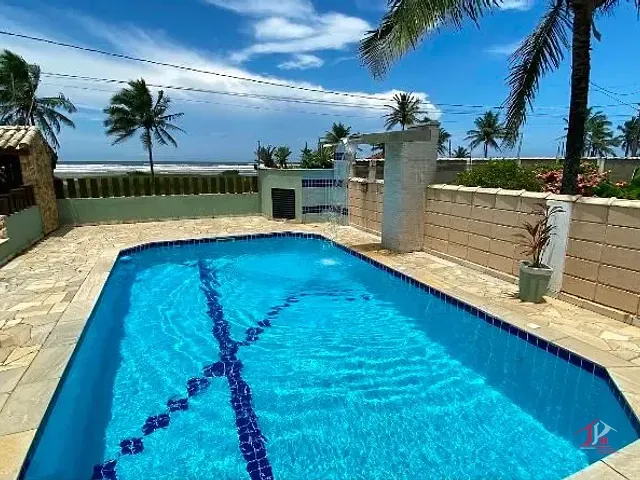 Casa 4 quartos e 3 banheiros, à venda, no bairro ESTÂNCIA BALNEÁRIA DE ITANHAÉM em Itanhaém