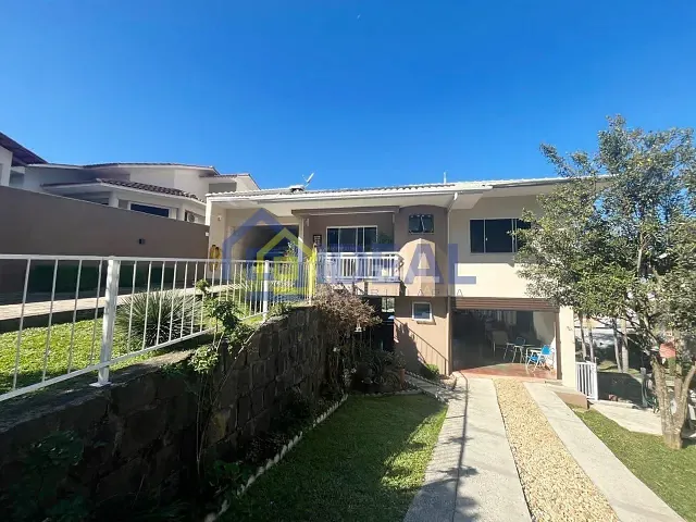 Casa com 260m² 3 quartos e 2 banheiros, à venda, no bairro Arvoredo em Concórdia