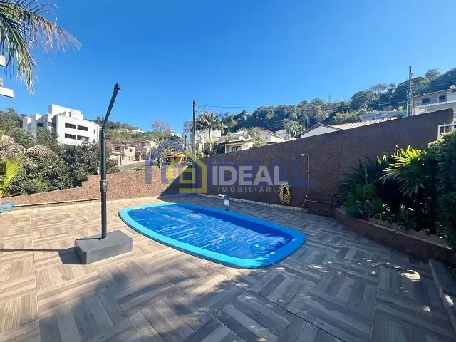 Casa com 260m² 3 quartos e 2 banheiros, à venda, no bairro Arvoredo em Concórdia