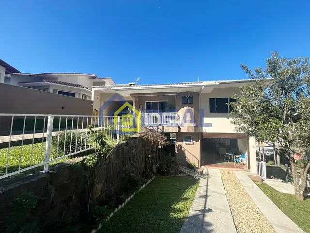 Casa com 260m² 3 quartos e 2 banheiros, à venda, no bairro Arvoredo em Concórdia