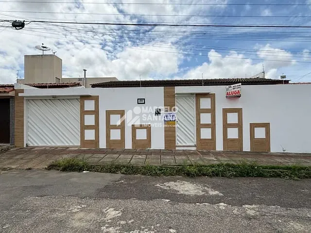Casa 3 quartos e 2 banheiros, para alugar, no bairro Candeias em Vitória da Conquista
