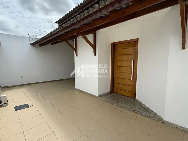 Casa 3 quartos e 2 banheiros, para alugar, no bairro Candeias em Vitória da Conquista