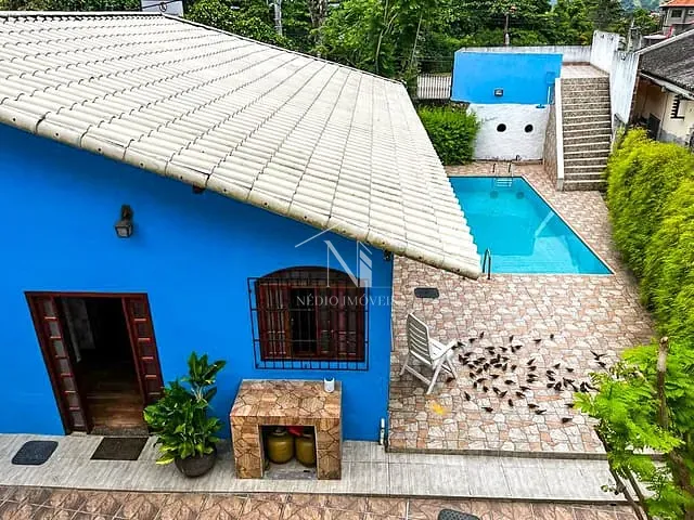 Casa com 687m² 5 quartos e 4 banheiros, à venda, no bairro Centro em Maricá