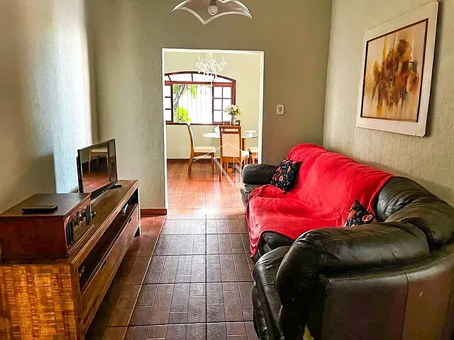 Casa com 687m² 5 quartos e 4 banheiros, à venda, no bairro Centro em Maricá