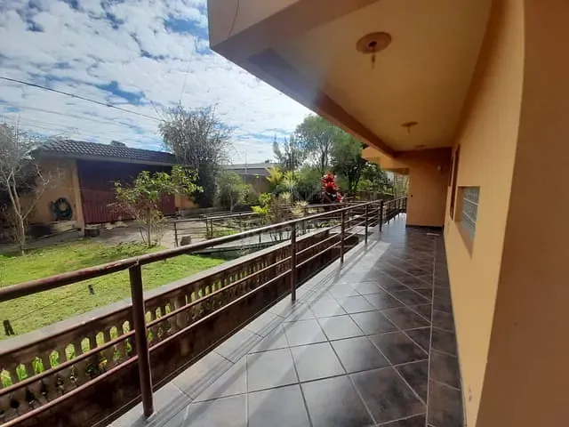 Casa com 9200m² 4 quartos e 2 banheiros, à venda, no bairro Chácaras Poços de Caldas em Poços de Caldas