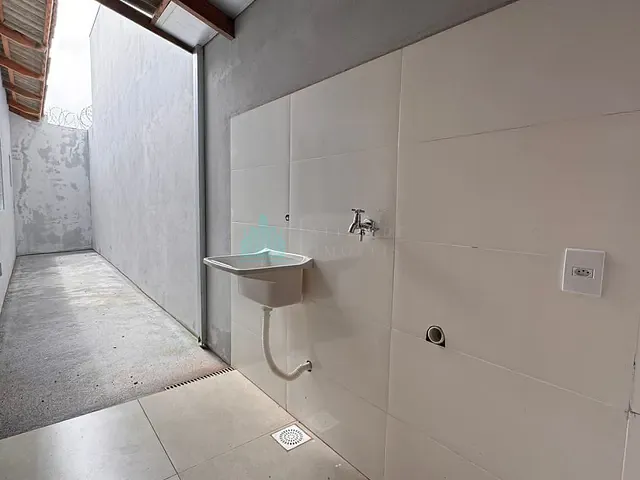 Casa 2 quartos e 2 banheiros, à venda, no bairro Residencial Parque dos Buritis em Catalão