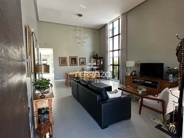 Casa com 431m² 3 quartos e 4 banheiros, à venda, no bairro Casa de Pedra em Volta Redonda