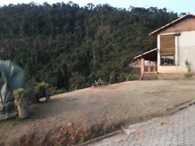 Casa com 6980m² 3 quartos e 3 banheiros, à venda, no bairro Barão do Retiro em Juiz de Fora
