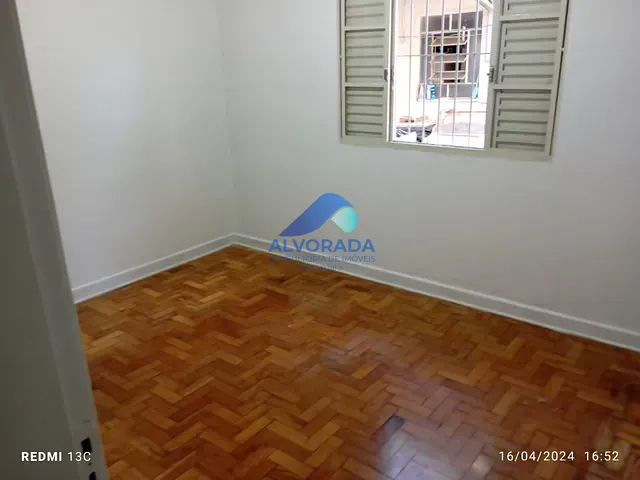 Casa com 250m² 3 quartos e 2 banheiros, à venda, no bairro Jardim das Indústrias em São José dos Campos