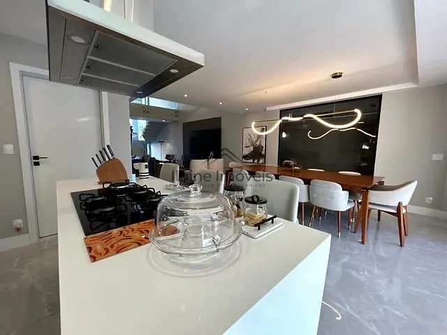 Casa com 320m² 4 quartos e 8 banheiros, à venda, no bairro Recreio dos Bandeirantes em Rio de Janeiro