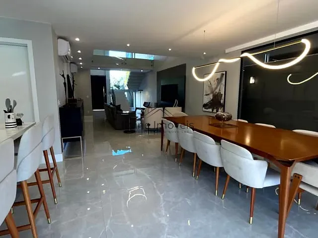 Casa com 320m² 4 quartos e 8 banheiros, à venda, no bairro Recreio dos Bandeirantes em Rio de Janeiro