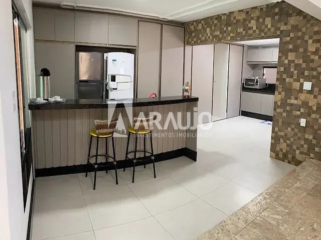 Casa com 498m² 6 quartos e 5 banheiros, à venda, no bairro Cabeçudas em Itajaí