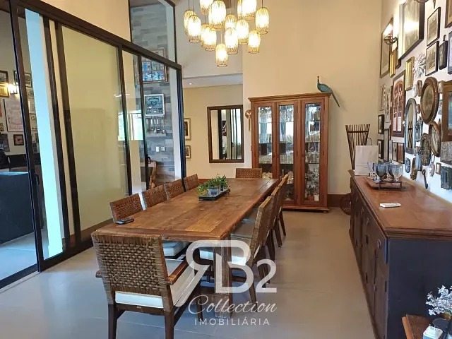Casa 3 quartos e 6 banheiros, à venda, no bairro Monte Alegre em Vinhedo