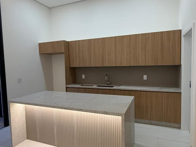 Casa com 198m² 3 quartos e 4 banheiros, à venda, no bairro Parque Universitário em Franca