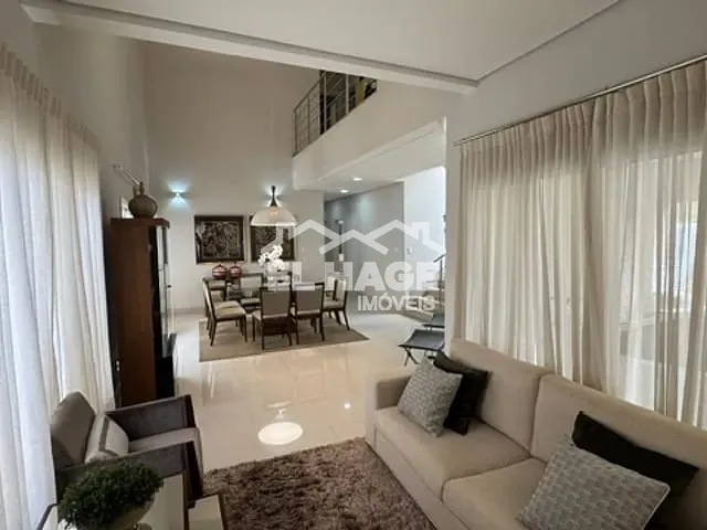 Casa com 372m² 4 quartos e 6 banheiros, à venda, no bairro Jardim Itália em Cuiabá