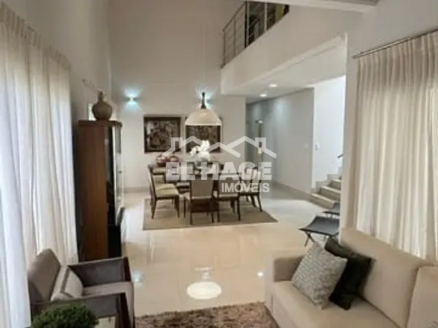 Casa com 372m² 4 quartos e 6 banheiros, à venda, no bairro Jardim Itália em Cuiabá