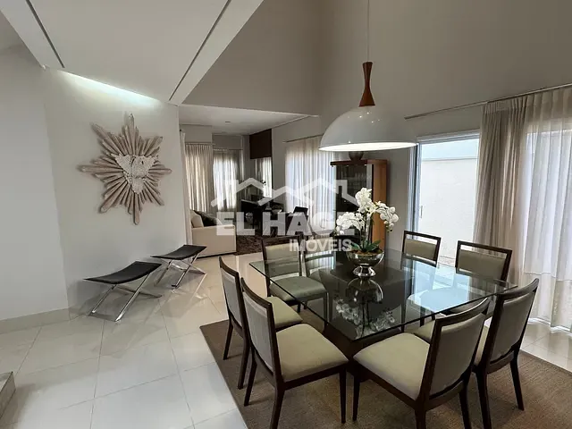 Casa com 372m² 4 quartos e 6 banheiros, à venda, no bairro Jardim Itália em Cuiabá