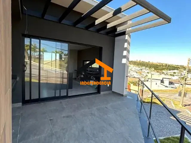 Casa com 471m² 3 quartos e 4 banheiros, à venda ou para alugar, no bairro Parque das Laranjeiras em Itatiba