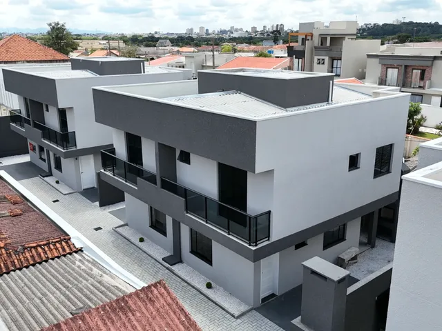 Casa 3 quartos e 3 banheiros, à venda, no bairro Alto Boqueirão em Curitiba